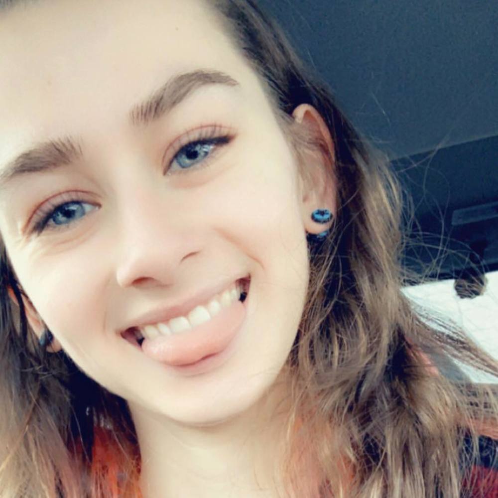 Meet your Posher, Hannah